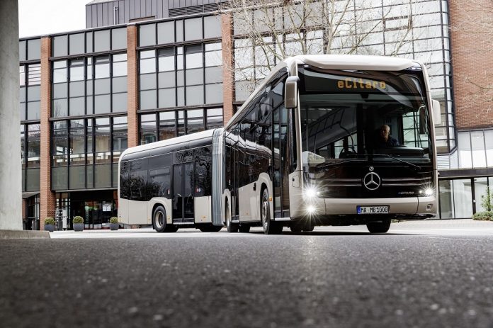 Der Mercedes-Benz eCitaro elektrisiert Hamburg: Neues Rahmenabkommen über weitere Lieferungen an die Hamburger Hochbahn AGThe Mercedes-Benz eCitaro